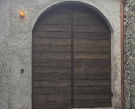 Automazione porta in legno a Tirano: Immagine Elenchi