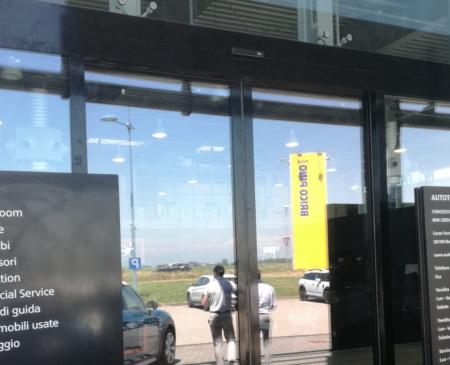 Fornitura di nuova porta automatica ridondante per Autotorino di Novara: Immagine Elenchi