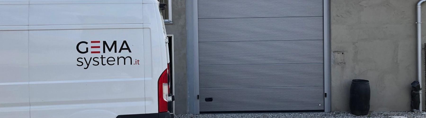 Fornitura e posa di nuova porta sezionale a Cosio Valtellino: Immagine Header